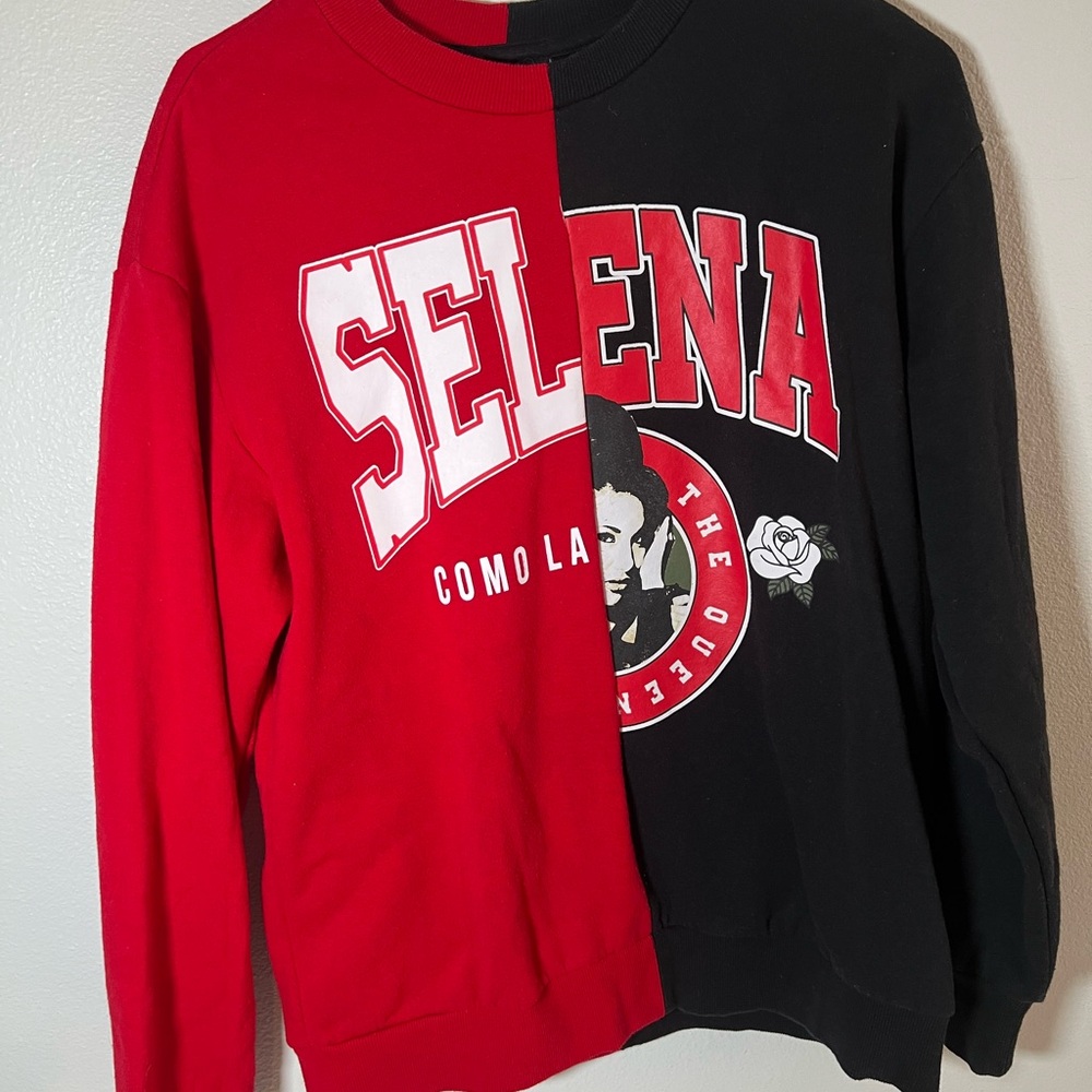 Selena Red‎ and Black S Sweater Como La flor